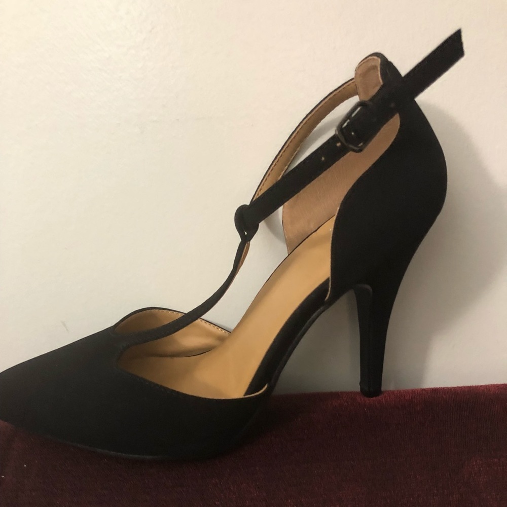 Shoes - Picture 2 of 3